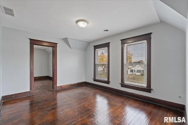 $169,000 | 1604 North Division Street, Davenport, IA 52804