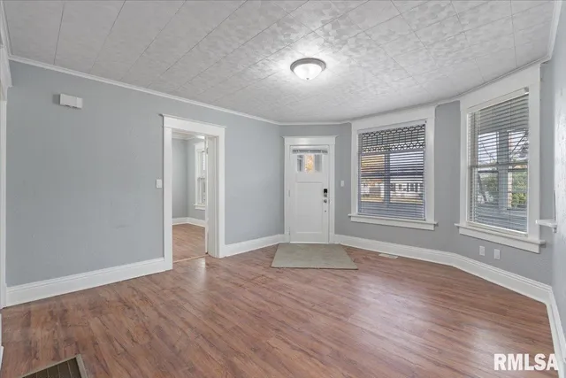 $169,000 | 1604 North Division Street, Davenport, IA 52804