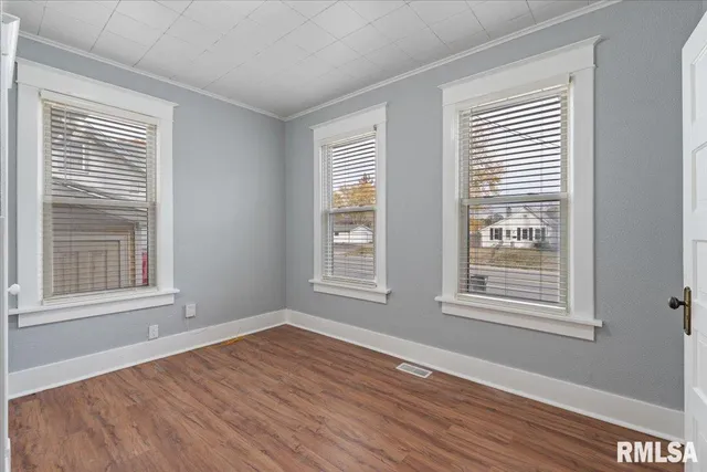 $169,000 | 1604 North Division Street, Davenport, IA 52804