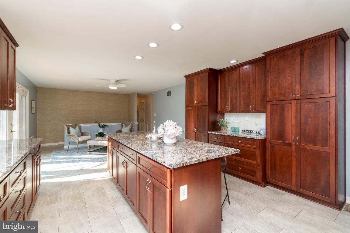 259 Cinder Road Lutherville-Timonium, MD 21093 - Photo 18 of 37 Extra long island!