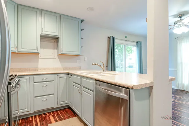 $244,750 | 1100 Oak Valley Drive, Unit 1100, Cary, IL 60013