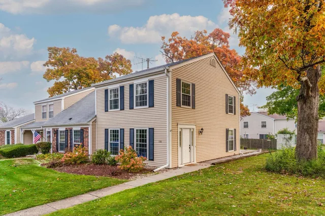 $244,750 | 1100 Oak Valley Drive, Unit 1100, Cary, IL 60013