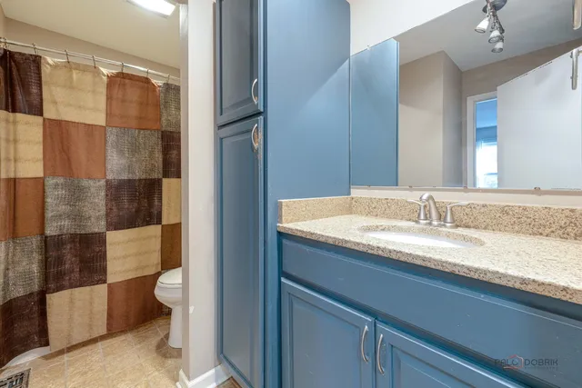 $244,750 | 1100 Oak Valley Drive, Unit 1100, Cary, IL 60013