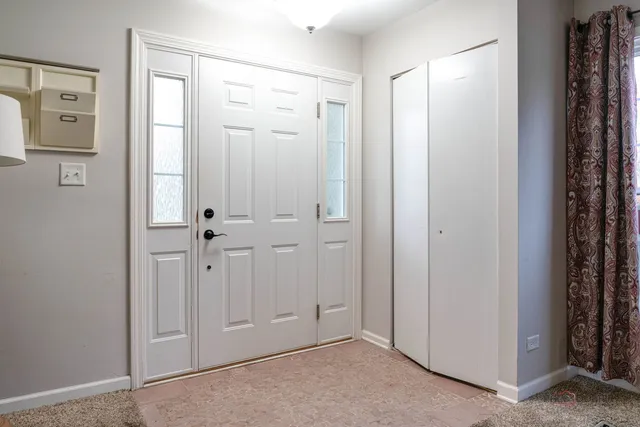 $244,750 | 1100 Oak Valley Drive, Unit 1100, Cary, IL 60013