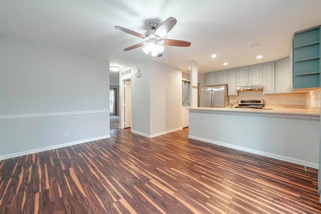 $244,750 | 1100 Oak Valley Drive, Unit 1100, Cary, IL 60013