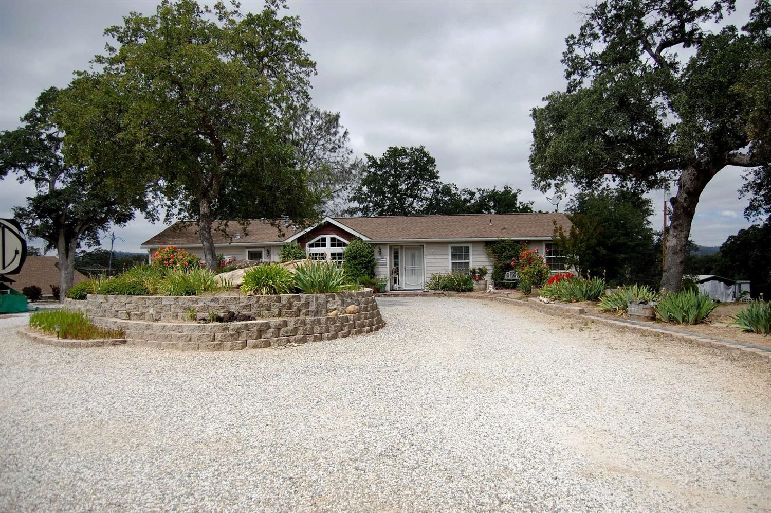 42604 Rivercrest Road Coarsegold, CA 93614 - Photo 3 of 9 Gallery Image 3