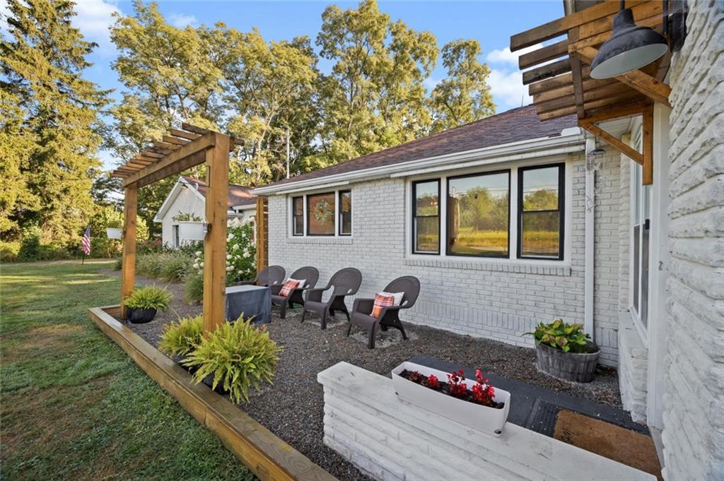 3647 Hadley Road Clarks Mills, PA 16114 - Photo 2 of 41 Gallery Image 2