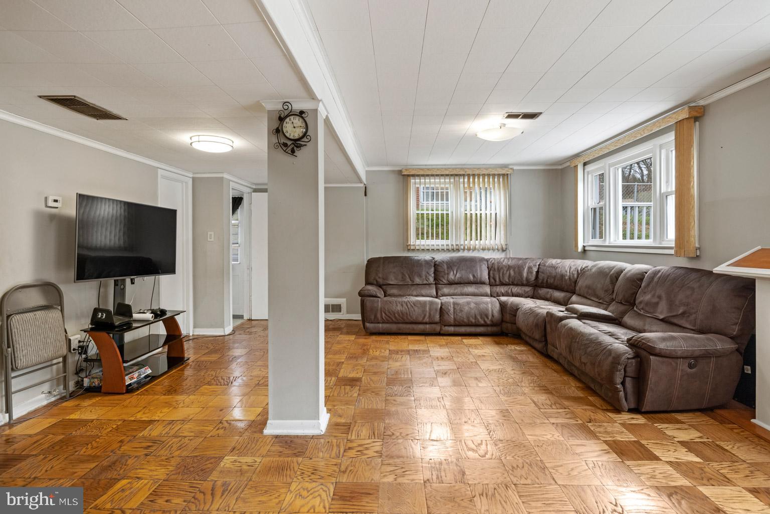 1103 Kathryn Road Silver Spring, MD 20904 - Photo 19 of 57 Main level family/living room