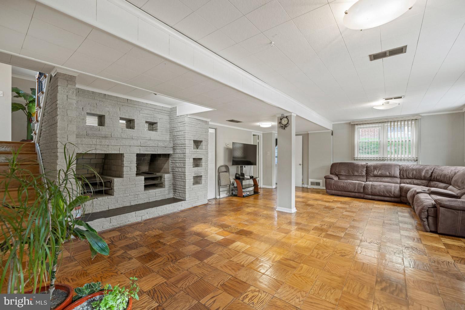 1103 Kathryn Road Silver Spring, MD 20904 - Photo 20 of 57 Main level family/living room