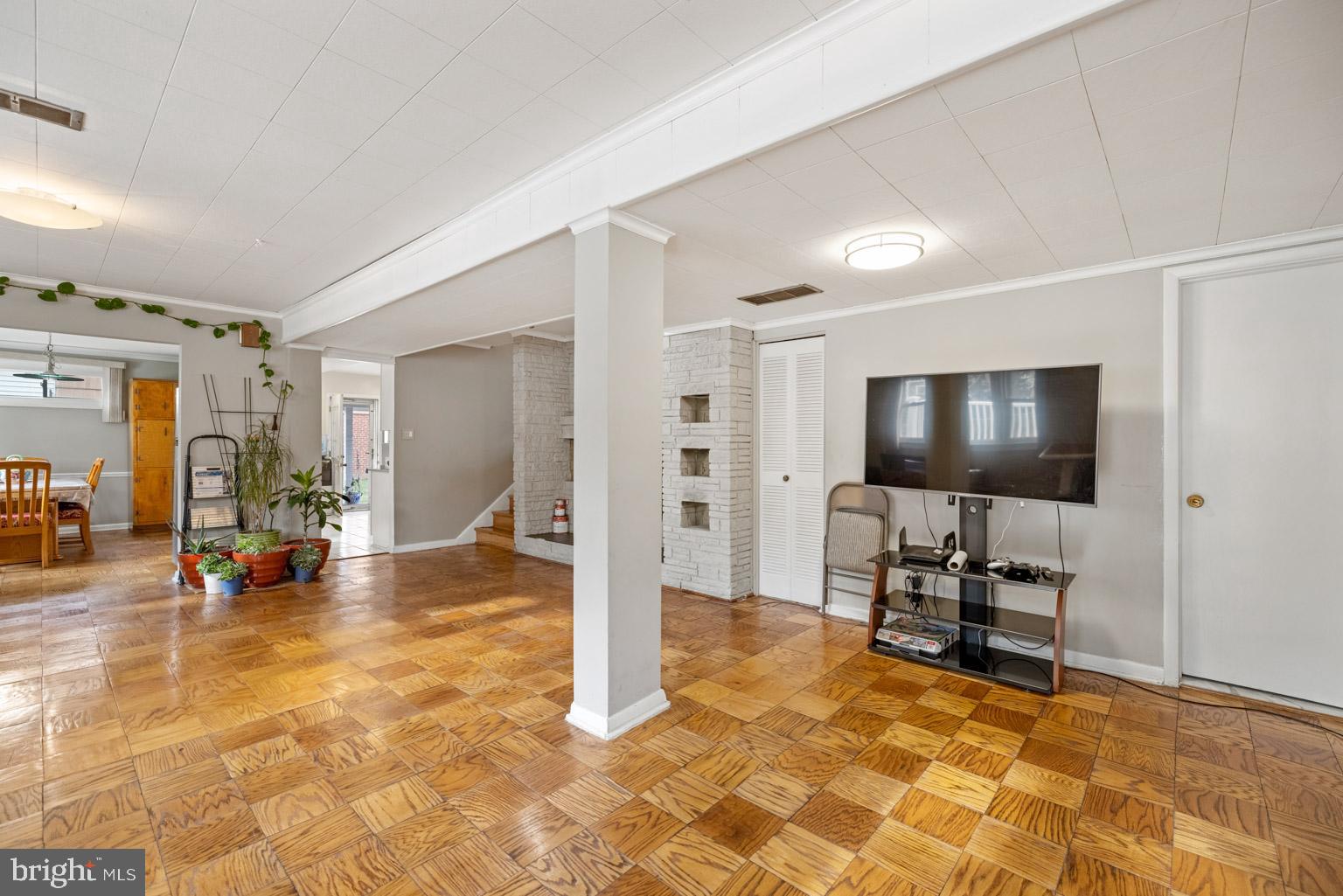 1103 Kathryn Road Silver Spring, MD 20904 - Photo 21 of 57 Main level family/living room