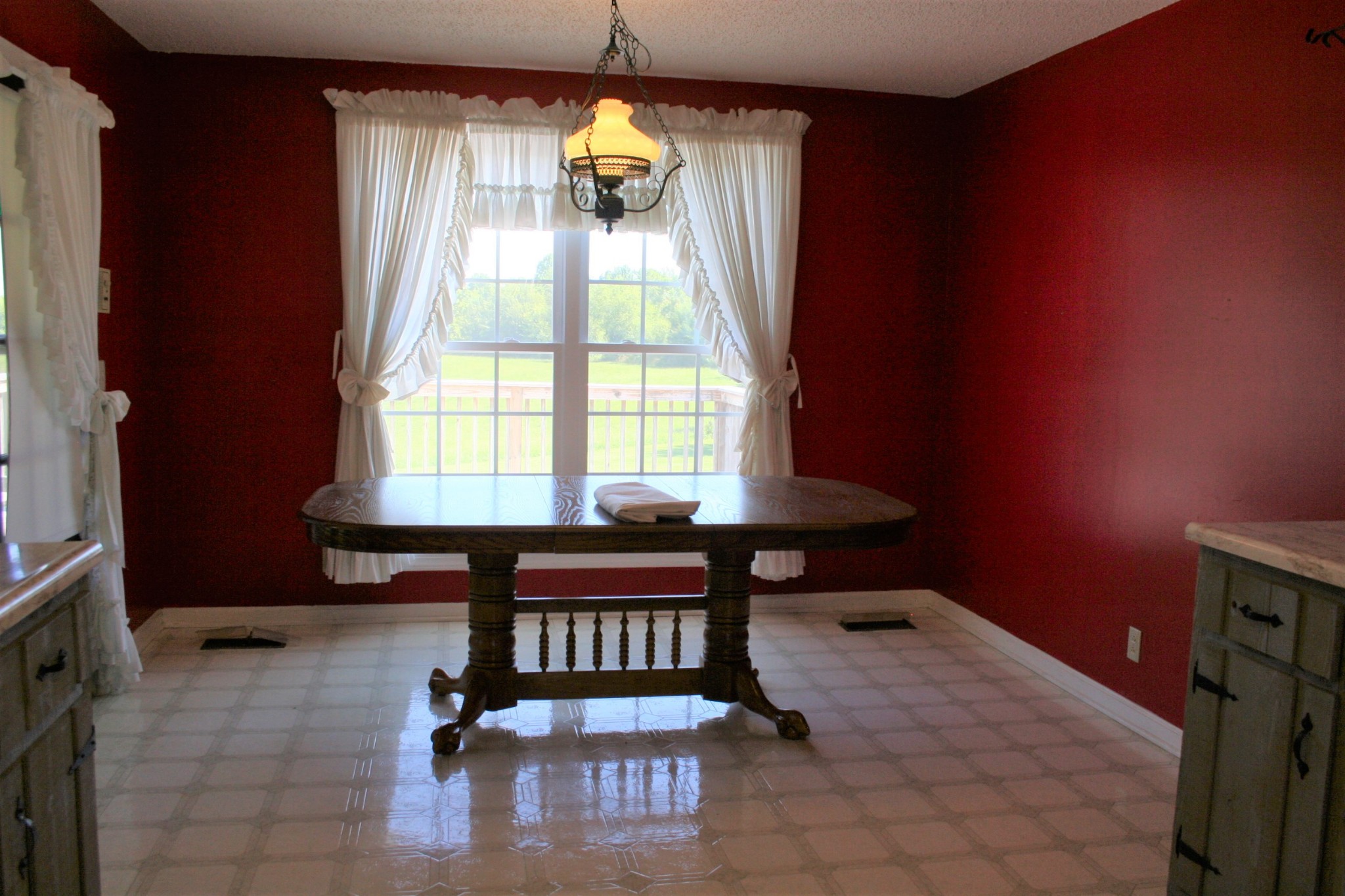 7080 Swift Road Greenbrier, TN 37073 - Photo 14 of 47 a dining room with furniture and window