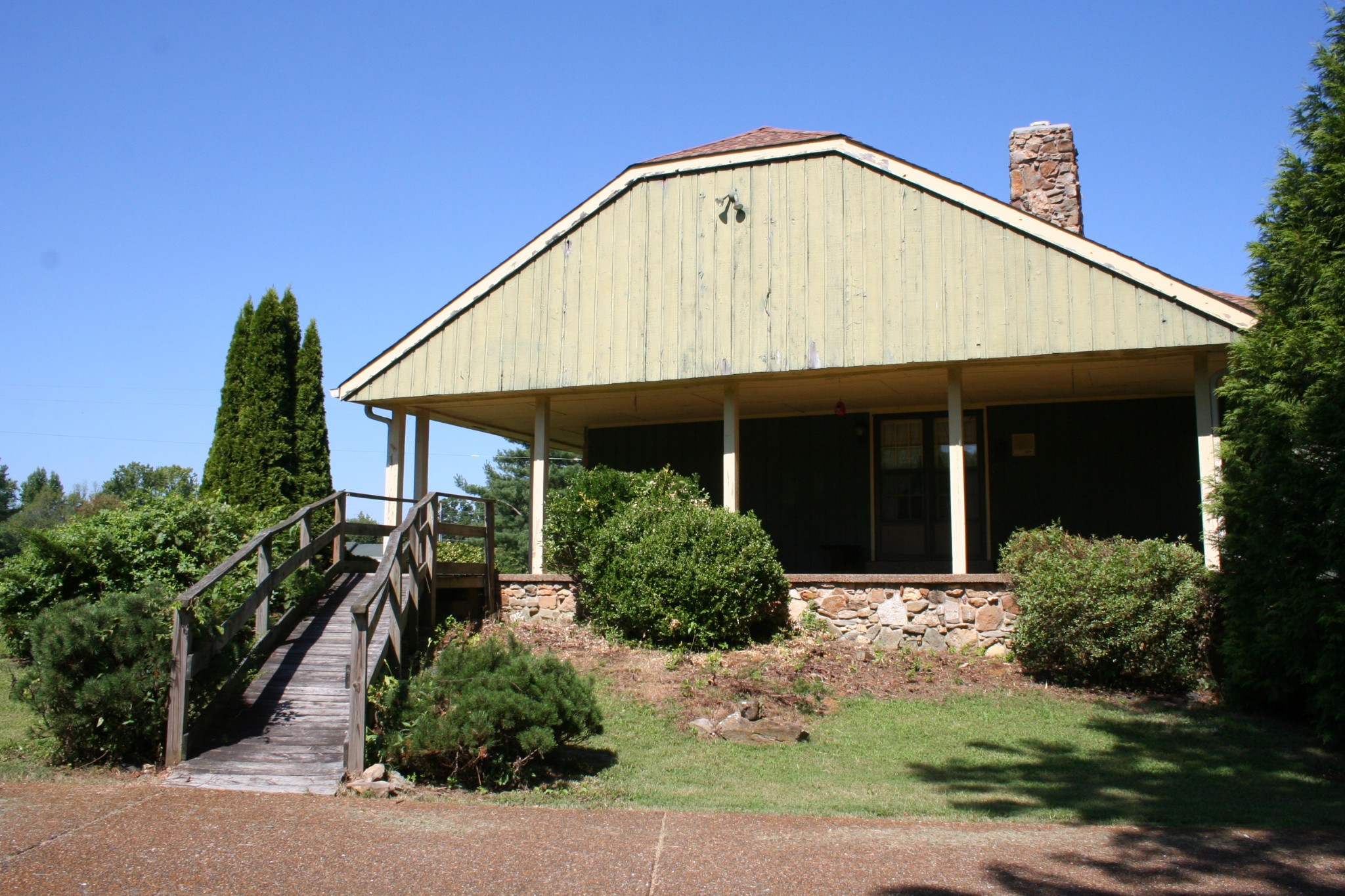 7080 Swift Road Greenbrier, TN 37073 - Photo 3 of 47 a front view of a house with a garden