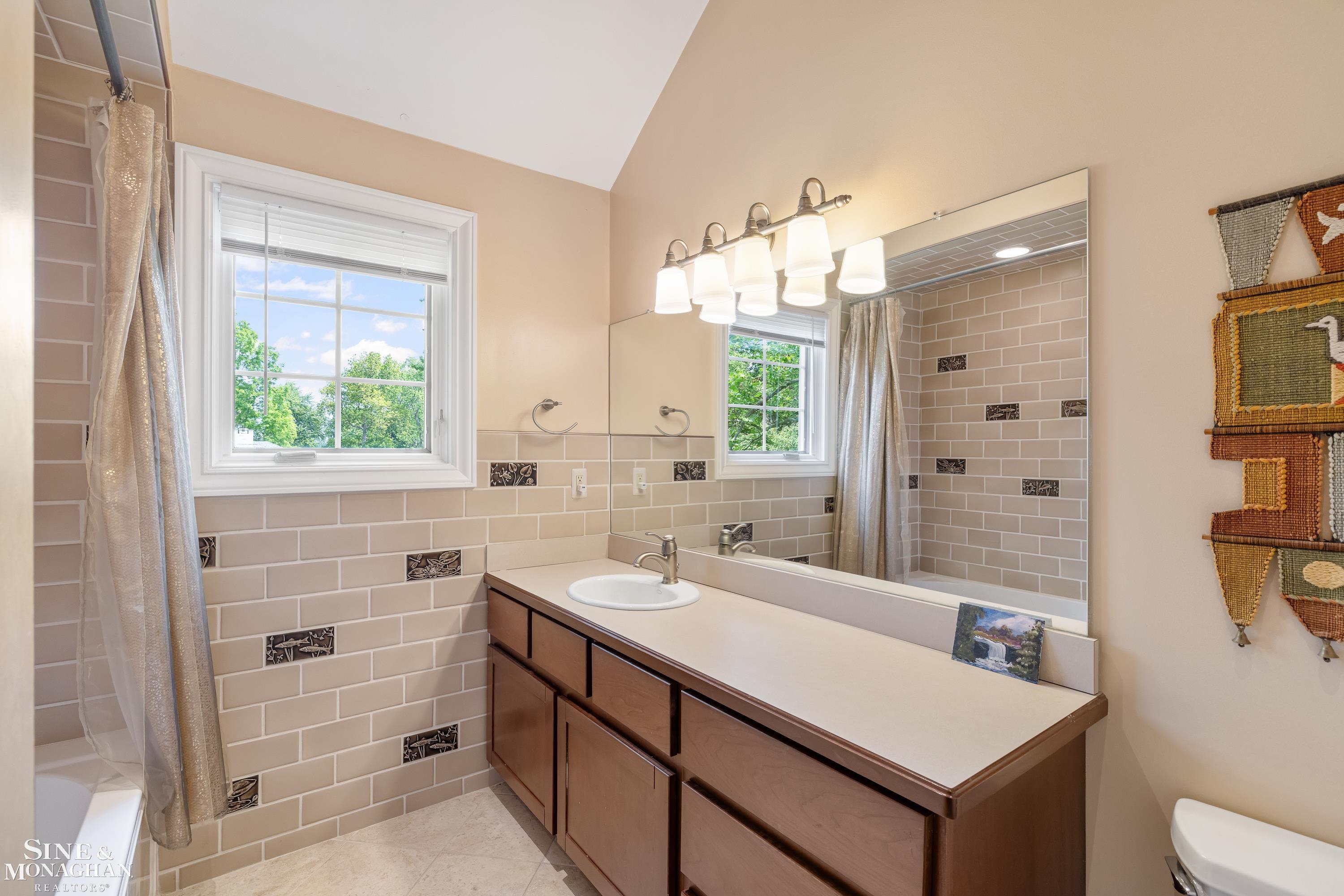 950 North Riverside Avenue St. Clair, MI 48079 - Photo 40 of 99 50179999-5b6e6b6e-21cf-489b-9ee8-b5eaff339b2e.JPG