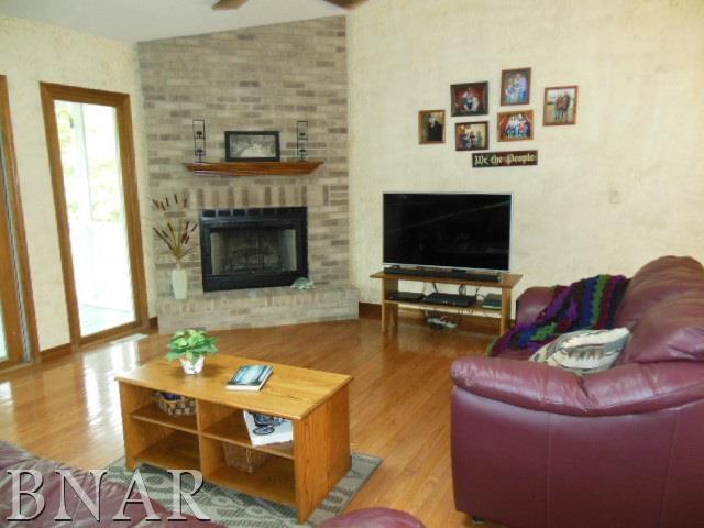 816 Kickapoo Drive Danvers, IL 61732 - Photo 4 of 30 Gallery Image 4