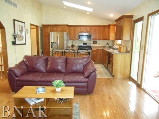 816 Kickapoo Drive Danvers, IL 61732 - Photo 6 of 30 Gallery Image 6