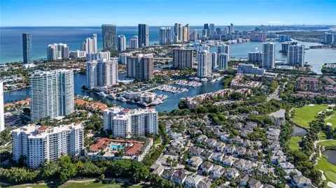 $2,500,000 | 3703 Northeast 199th Street, Aventura, FL 33180