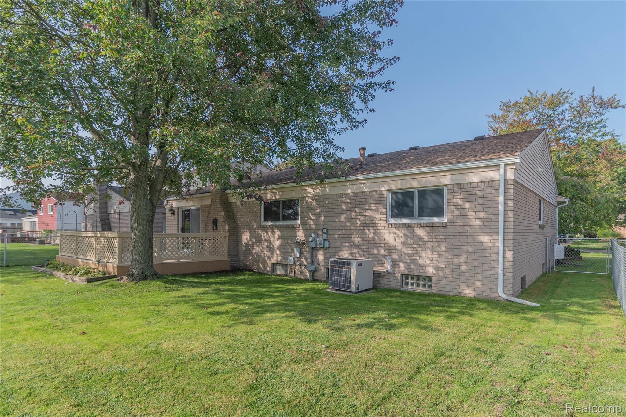 1770 Ranier Street Canton, MI 48187 - Photo 30 of 38 Back view