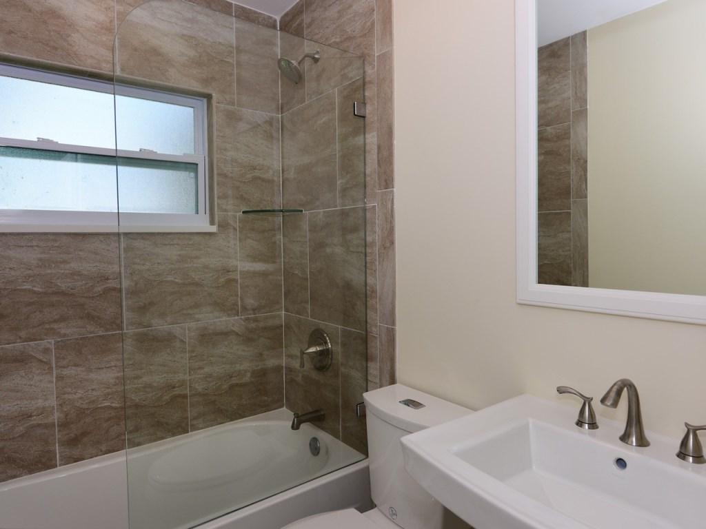 445 Los Altos Road Palm Springs, FL 33461 - Photo 18 of 20 18