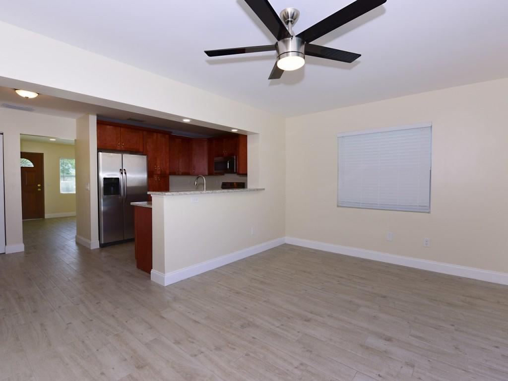 445 Los Altos Road Palm Springs, FL 33461 - Photo 5 of 20 5