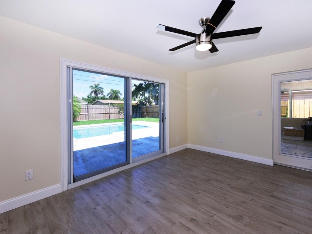 445 Los Altos Road Palm Springs, FL 33461 - Photo 8 of 20 8