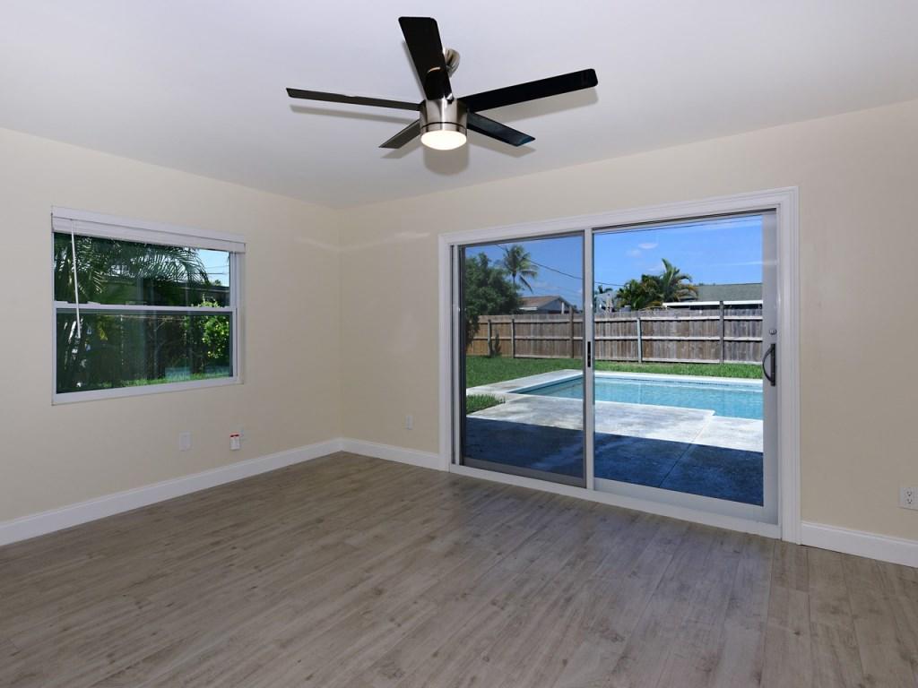 445 Los Altos Road Palm Springs, FL 33461 - Photo 9 of 20 9