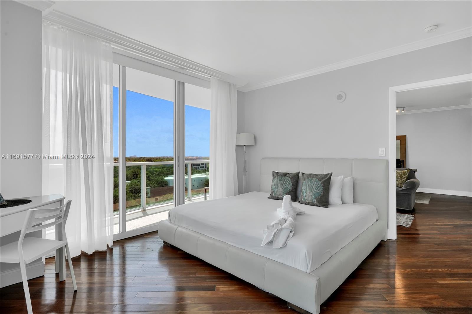 2889 McFarlane Road, Unit 916 Miami, FL 33133 - Photo 14 of 38 Gallery Image 14