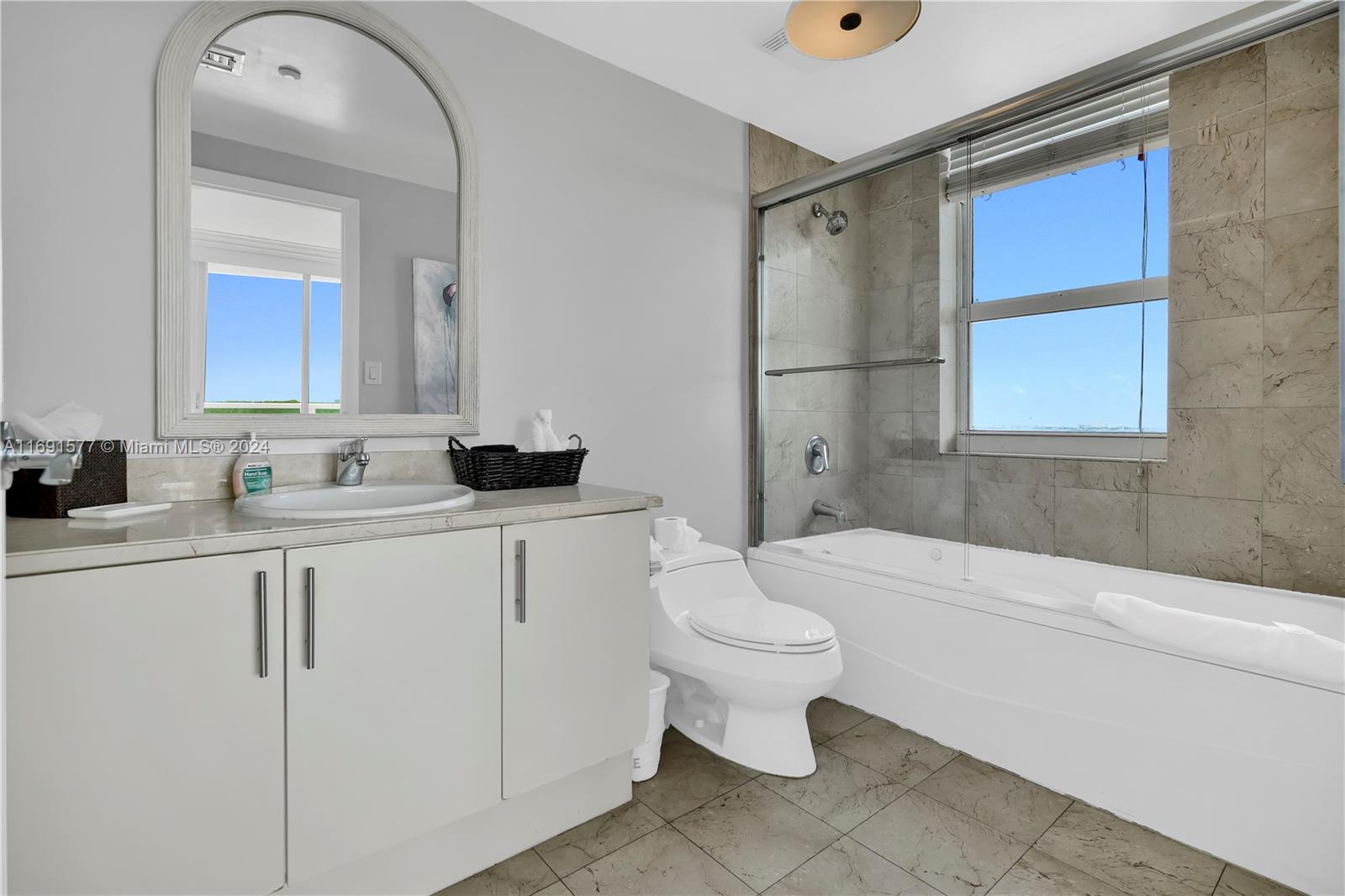 2889 McFarlane Road, Unit 916 Miami, FL 33133 - Photo 16 of 38 Gallery Image 16