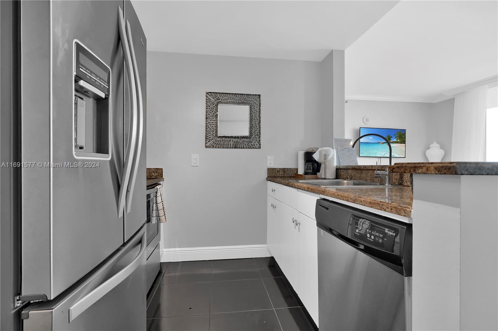 2889 McFarlane Road, Unit 916 Miami, FL 33133 - Photo 25 of 38 Gallery Image 25