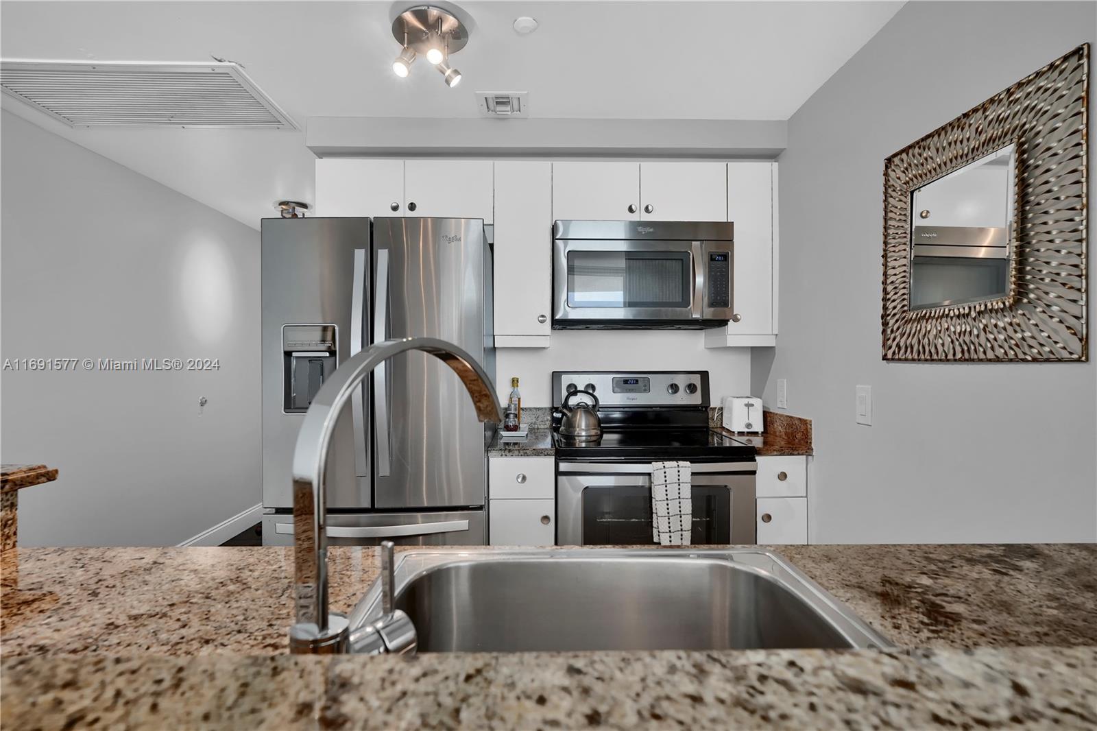 2889 McFarlane Road, Unit 916 Miami, FL 33133 - Photo 26 of 38 Gallery Image 26
