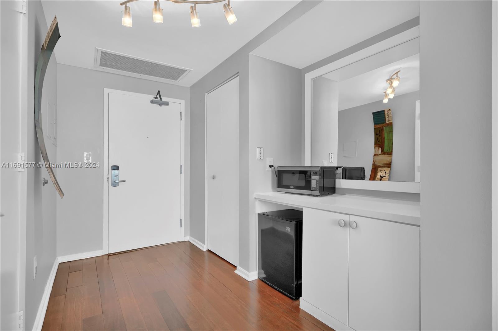 2889 McFarlane Road, Unit 916 Miami, FL 33133 - Photo 32 of 38 Gallery Image 32