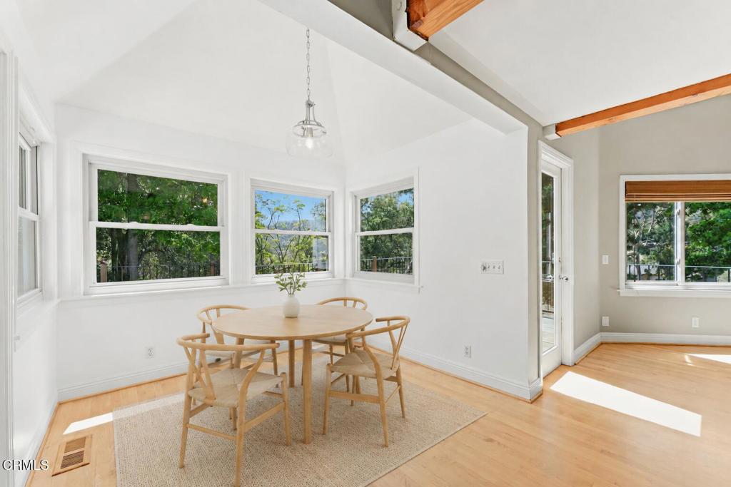 405 Woodcliffe Road Pasadena, CA 91105 - Photo 20 of 63 13 virtualstaging-405woodcliffe