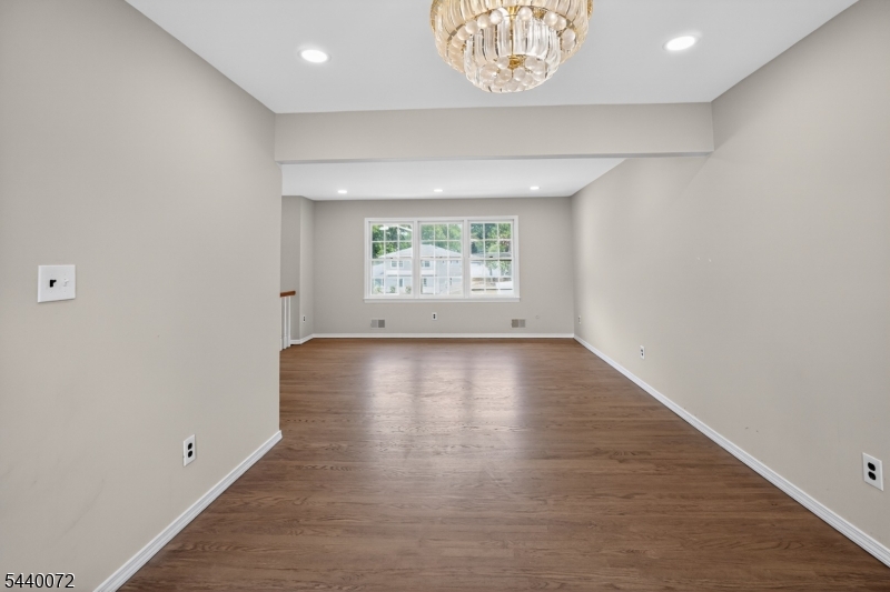 21 Ash Road Edison, NJ 08817 - Photo 8 of 35 Gallery Image 8