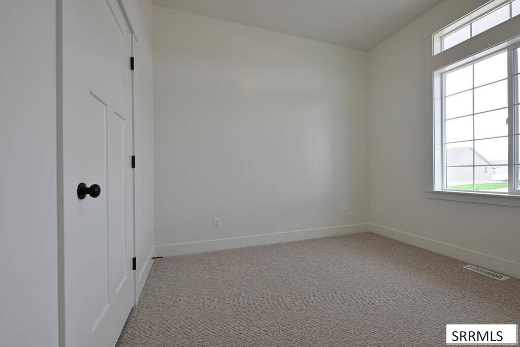 3073 Elixir Road Ammon, ID 83406 - Photo 9 of 14 Gallery Image 9