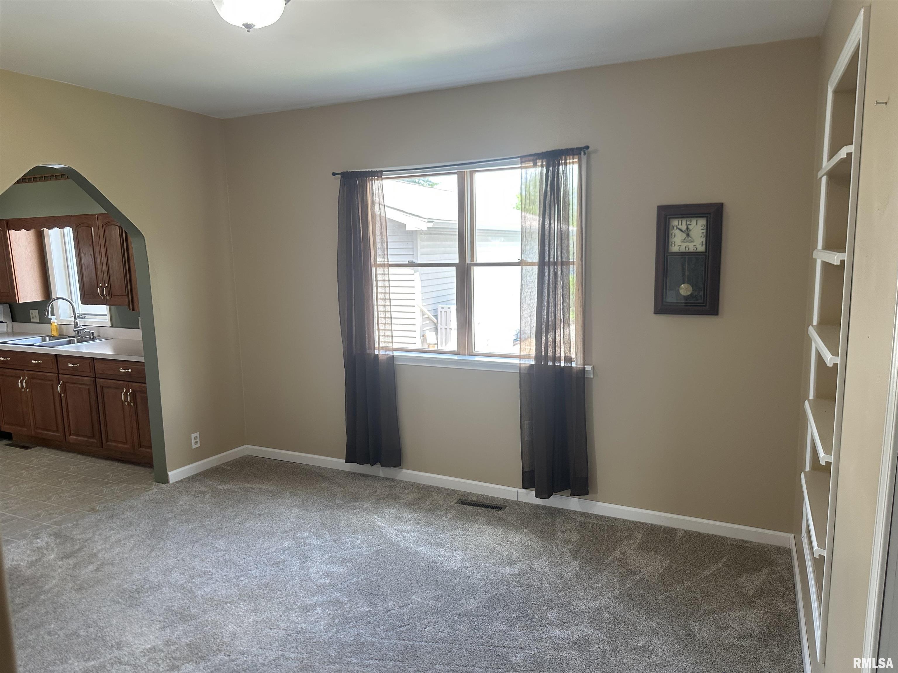 1994 Ladue Road Jacksonville, IL 62650 - Photo 21 of 66 Gallery Image 21