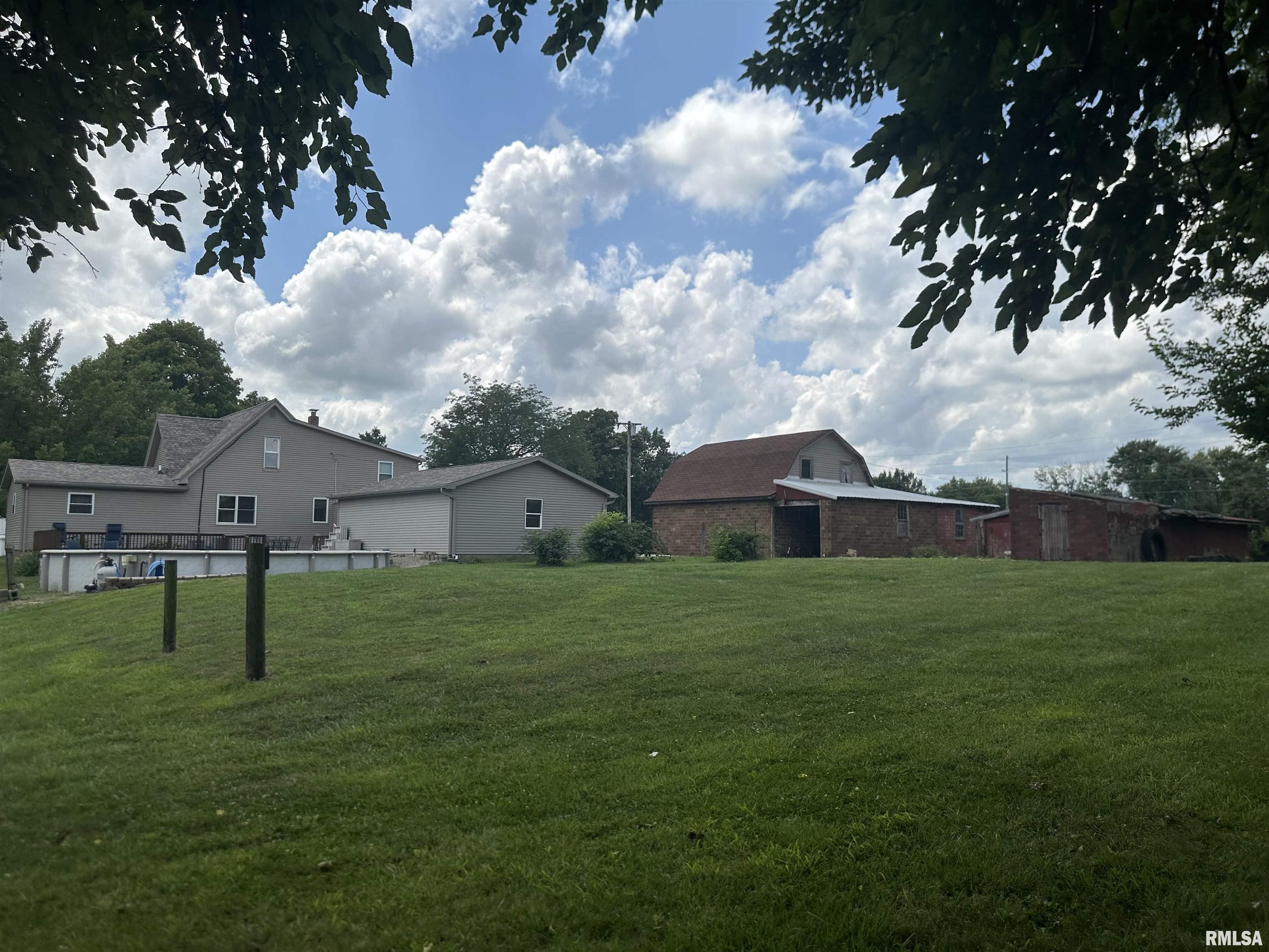 1994 Ladue Road Jacksonville, IL 62650 - Photo 3 of 66 Gallery Image 3