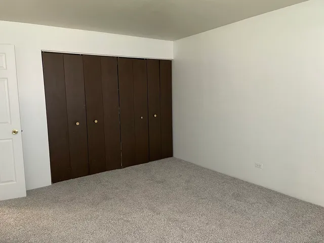 $1,700 | 1023 Kuhn Road, Unit 4, Carol Stream, IL 60188