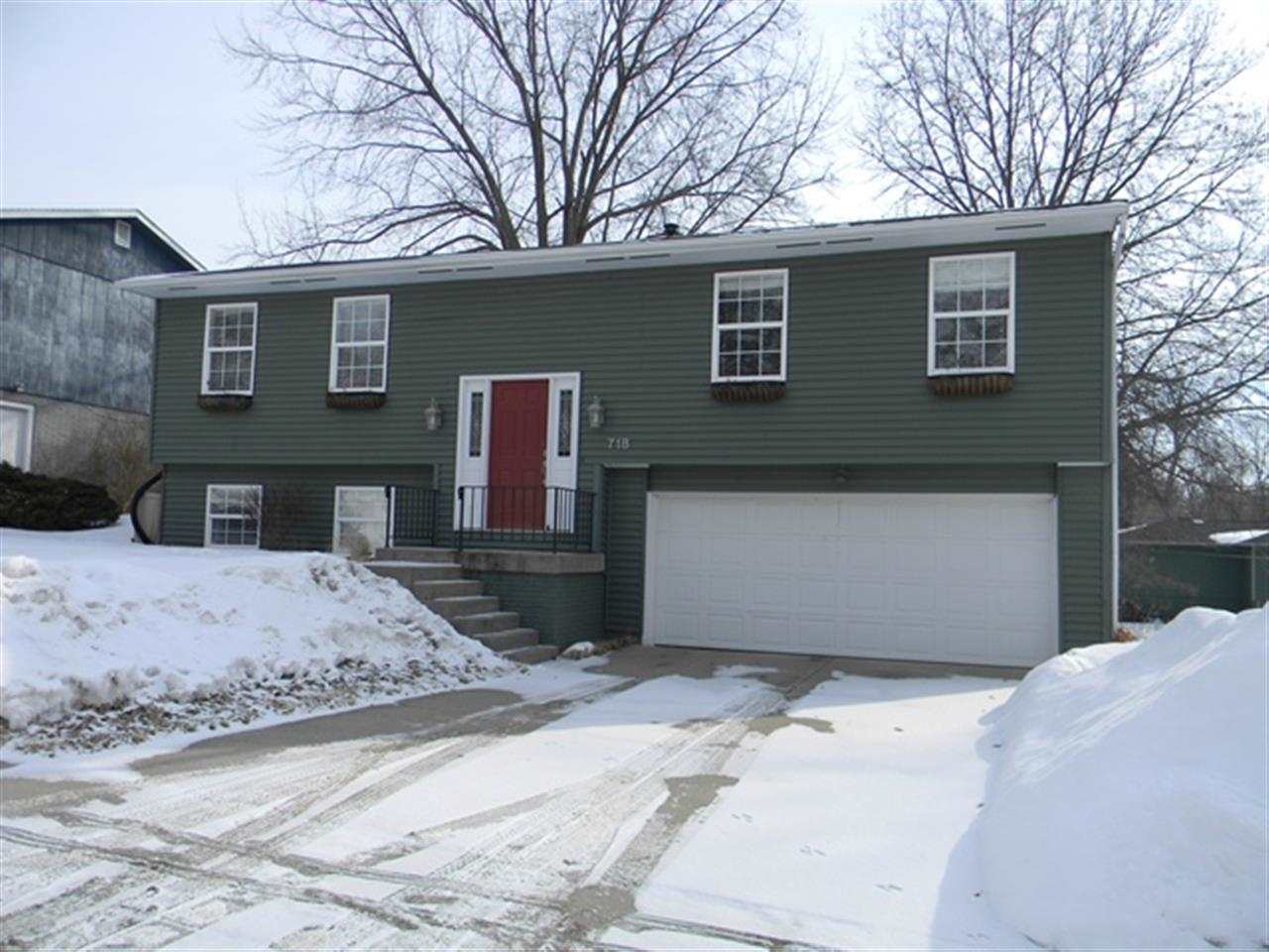718 Wheaton Road Iowa City, IA 52246 - Photo 1 of 25 Gallery Image 1