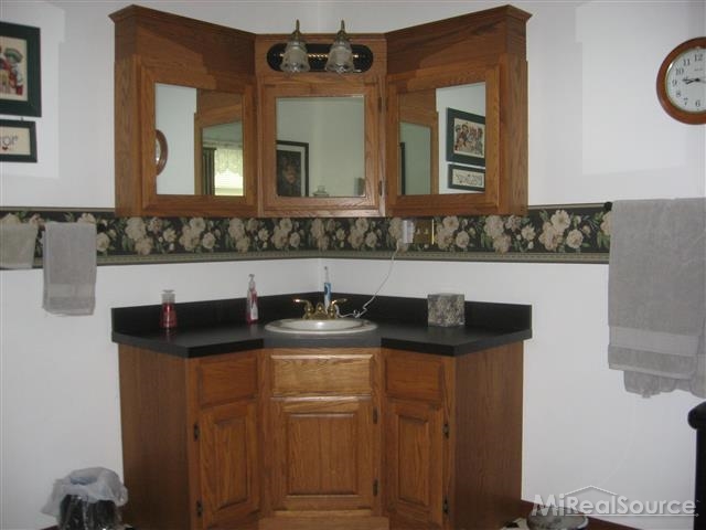 4721 Capac Road Capac, MI 48014 - Photo 15 of 30