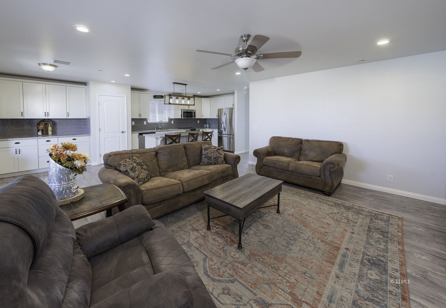 1116 Mayo Street Ridgecrest, CA 93555 - Photo 8 of 27 Gallery Image 8