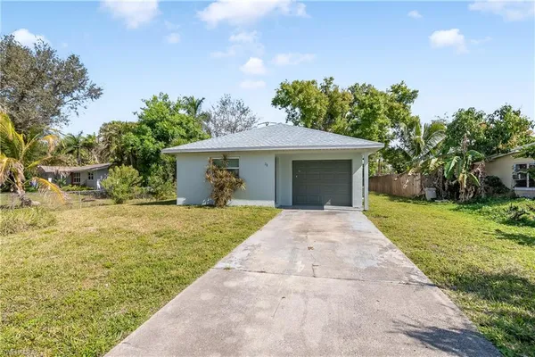 $2,200 | 2826 W Road, Fort Myers, FL 33905