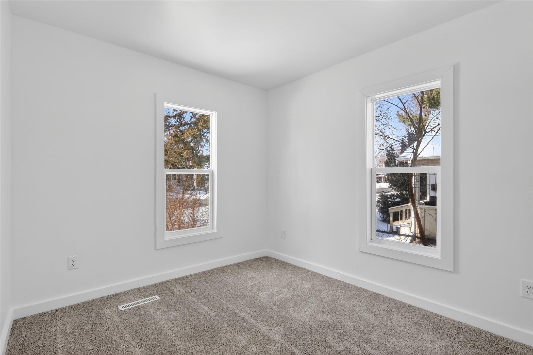 1019 Hackett Street Beloit, WI 53511 - Photo 13 of 59