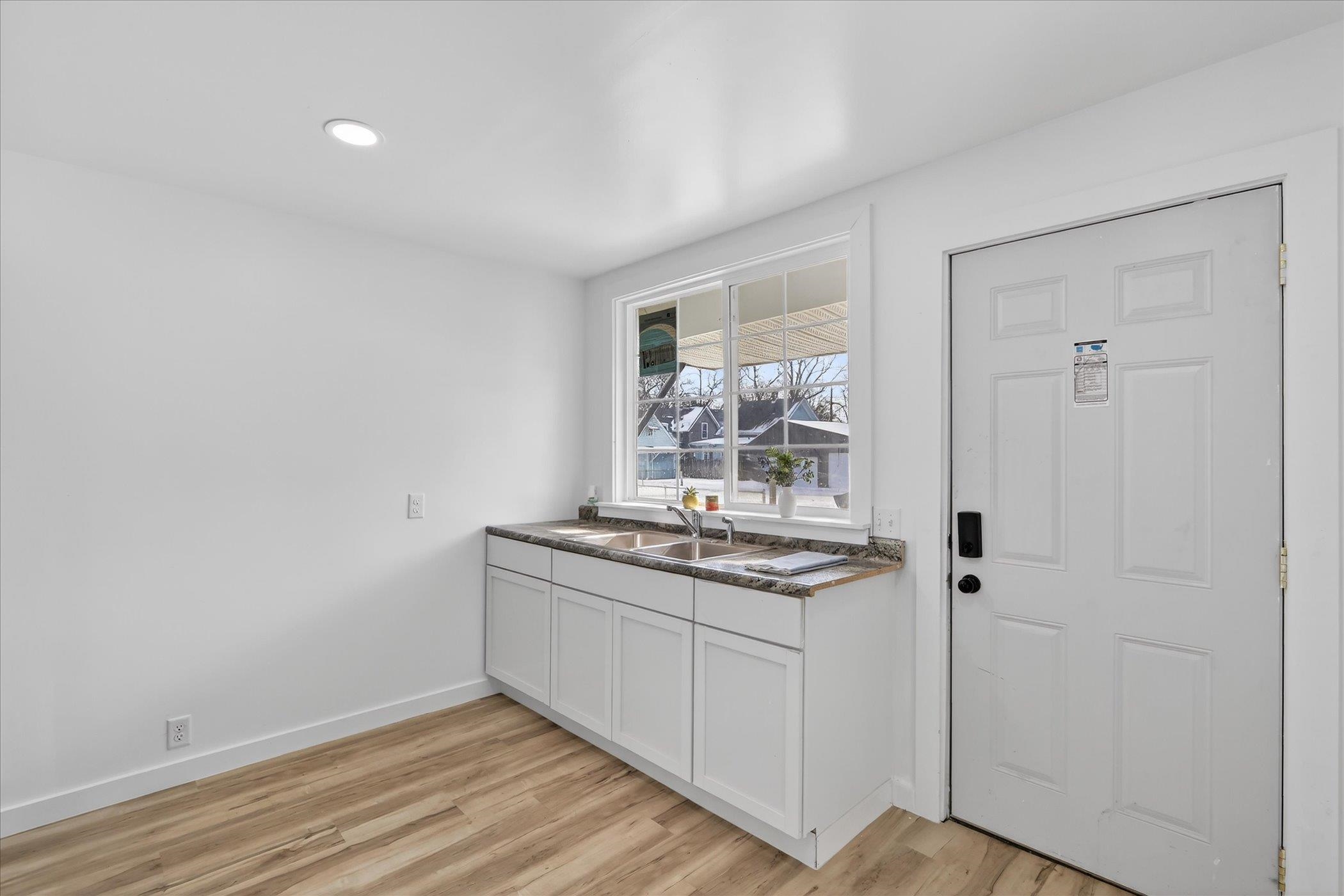 1019 Hackett Street Beloit, WI 53511 - Photo 20 of 59