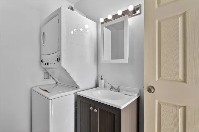 $210,000 | 1019 Hackett Street, Beloit, WI 53511