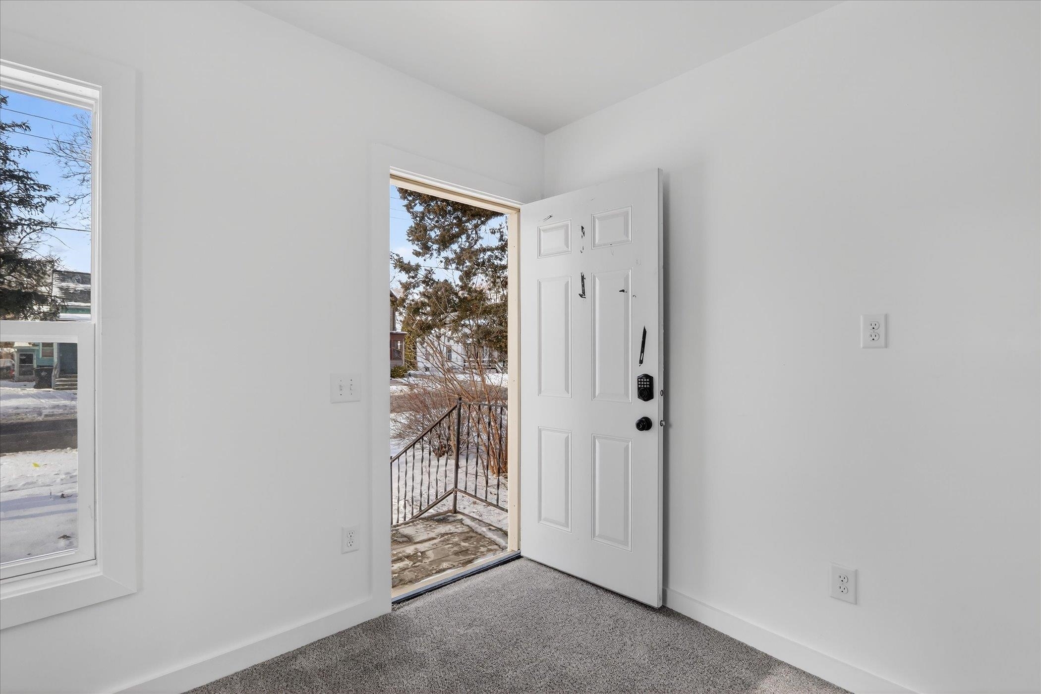 1019 Hackett Street Beloit, WI 53511 - Photo 7 of 59