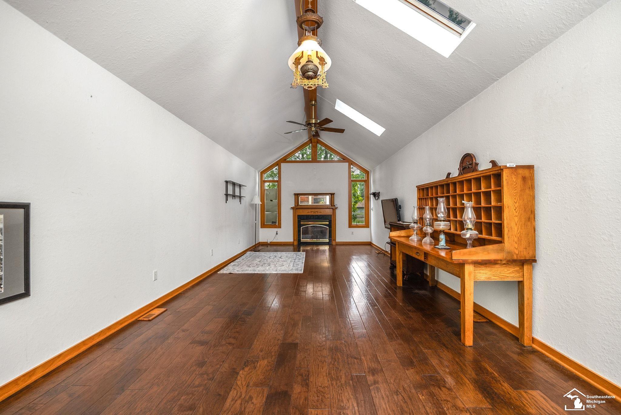 1021 West Temperance Road Temperance, MI 48182 - Photo 5 of 39