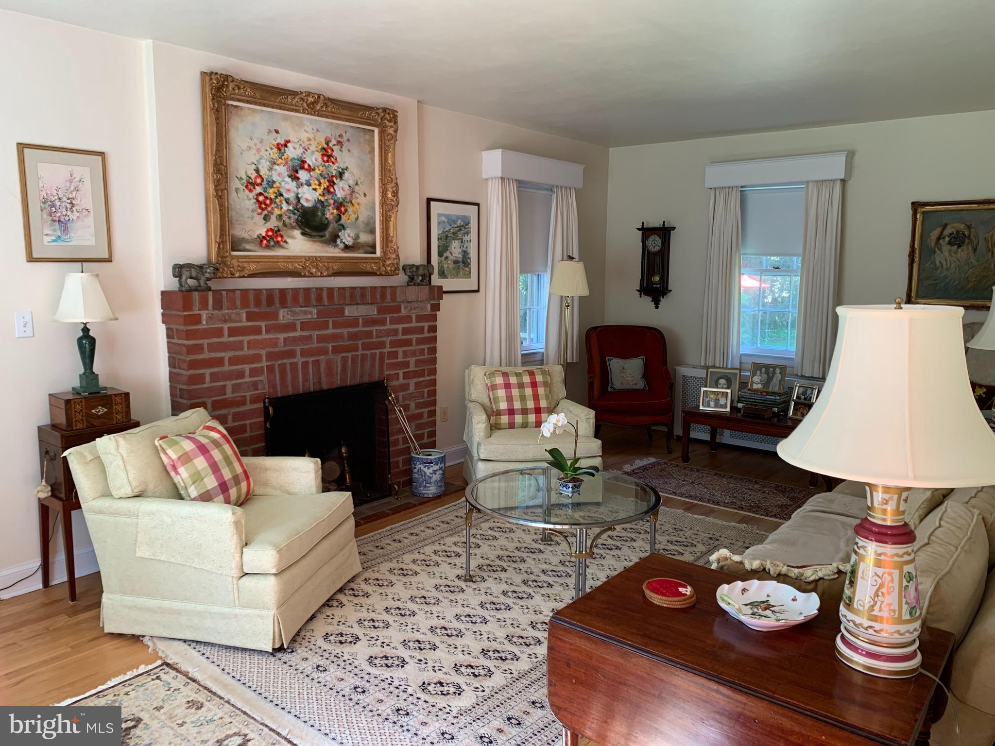 759 River Road Trenton, NJ 08628 - Photo 5 of 26 Living Room-Furnished