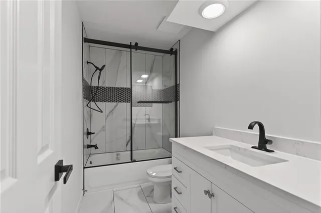 $397,000 | 8528 North Virginia Avenue, Kansas City, MO 64155