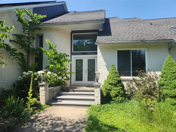 $1,800 | 6858 Brockhurst Boulevard, West Bloomfield, MI 48322