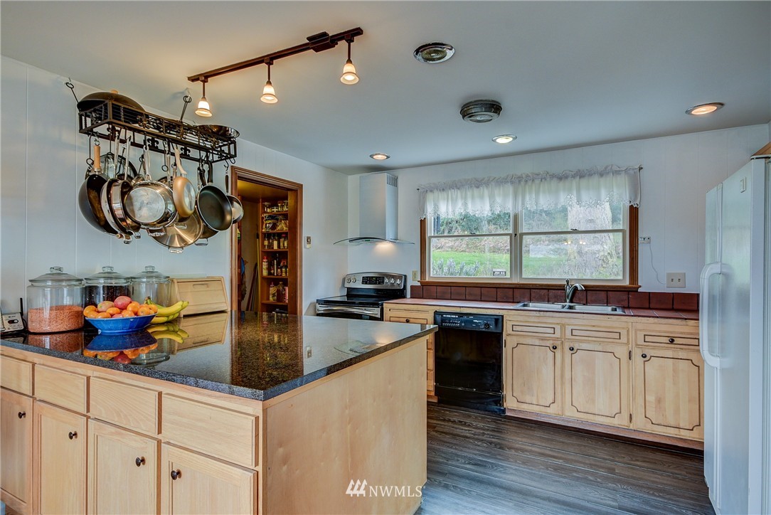 5011 Jones Road Oak Harbor, WA 98277 - Photo 14 of 25 Gallery Image 14