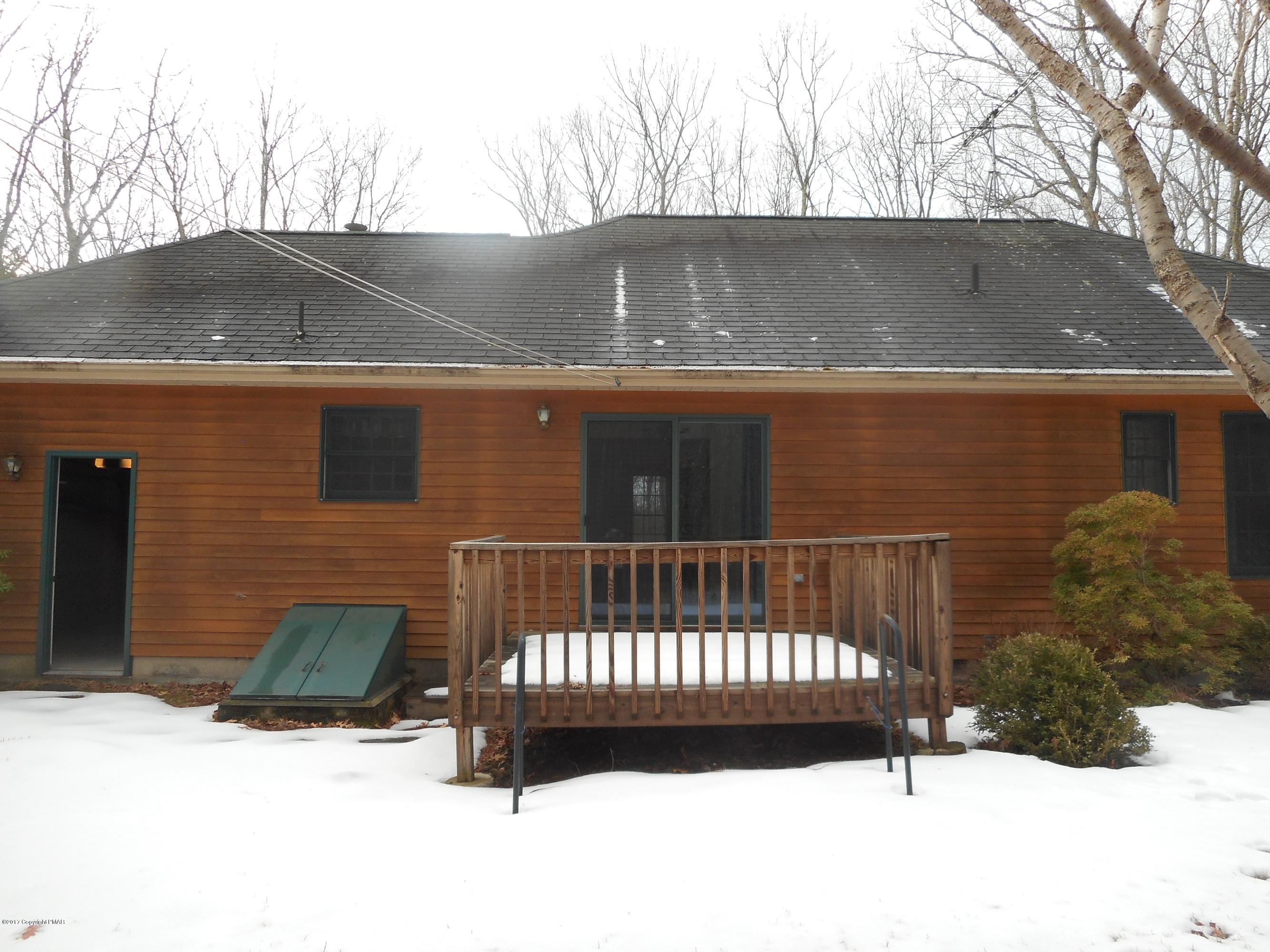 385 Blue Ridge Drive Canadensis, PA 18325 - Photo 5 of 28 Back view